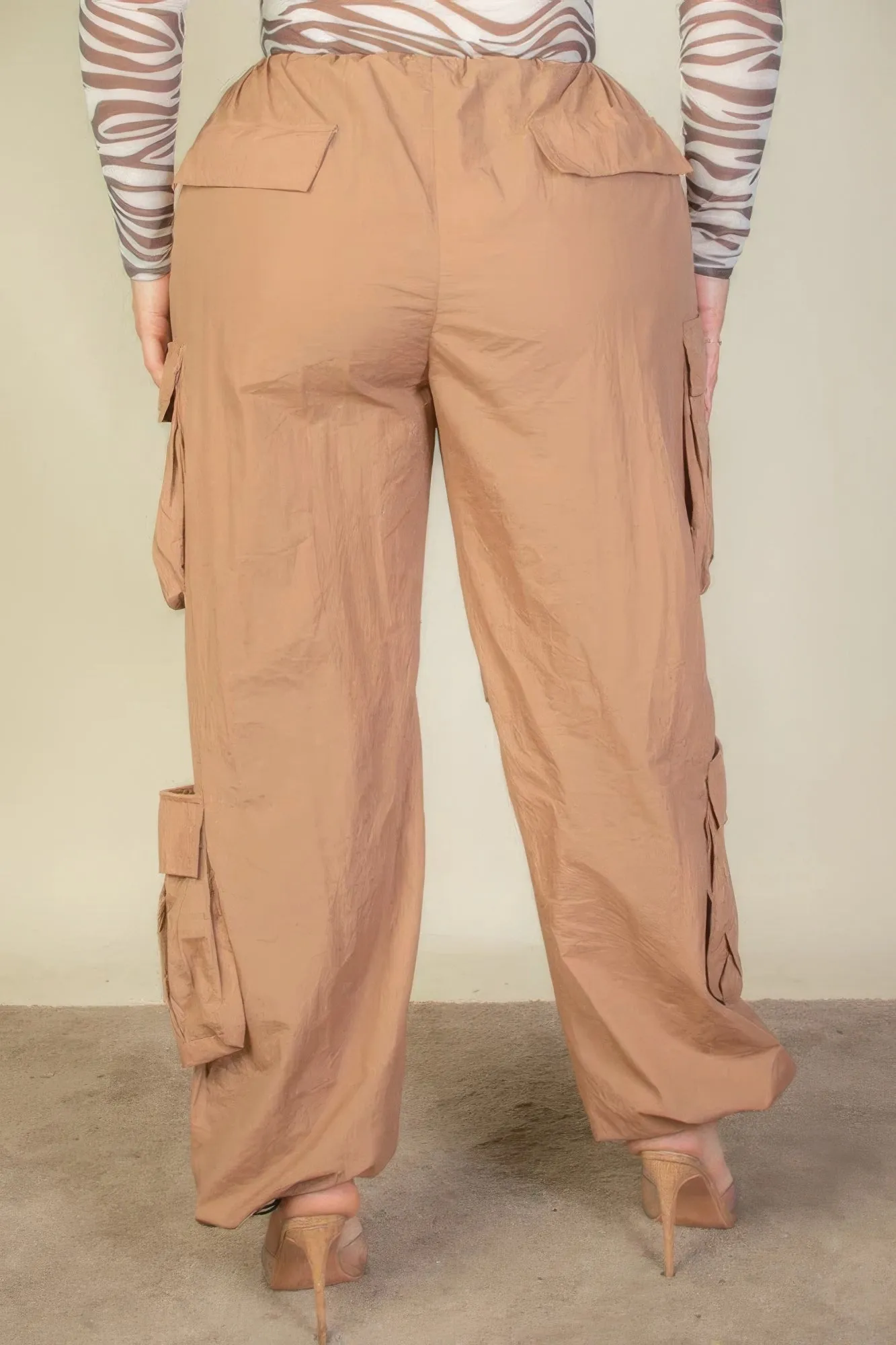 Flap Pockets Drawstring Ruched Parachute Pants