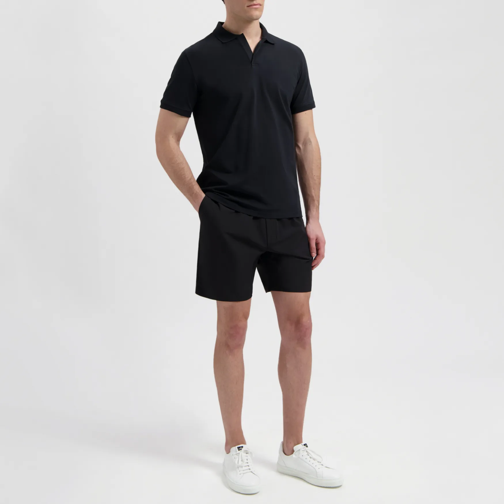 HASTINGS | Pure Black
