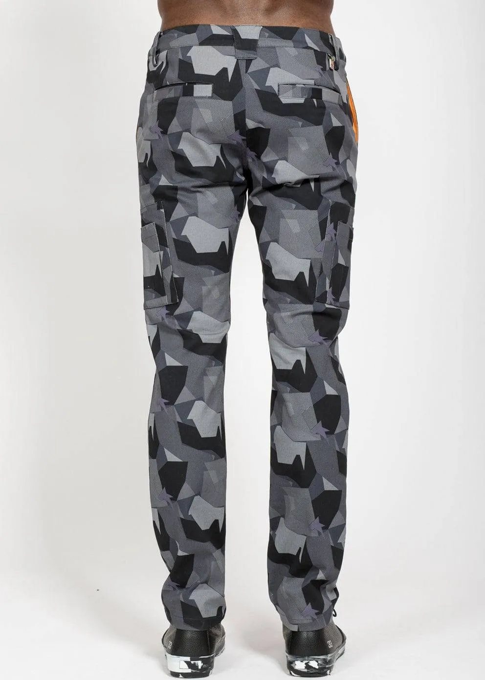 Konus Men's Digital Camo Cargo Pants in Black