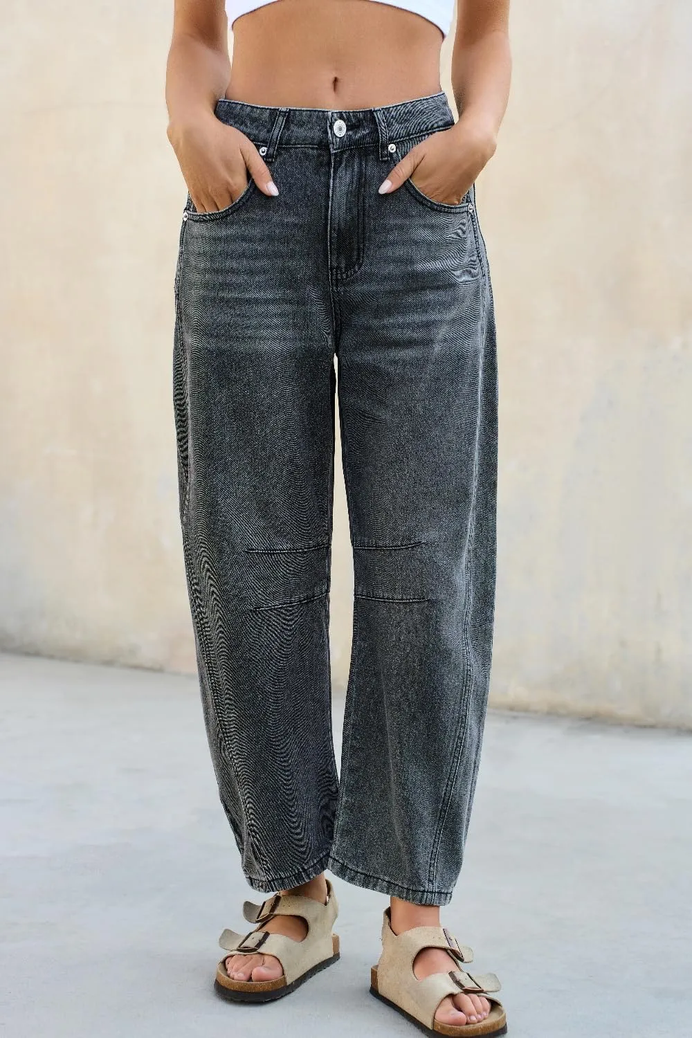 Mid Rise Barrel Jeans for Women Wide Leg Mid Waist Cropped Denim Pants Y2k Baggy Boyfriend Jeans with Pockets