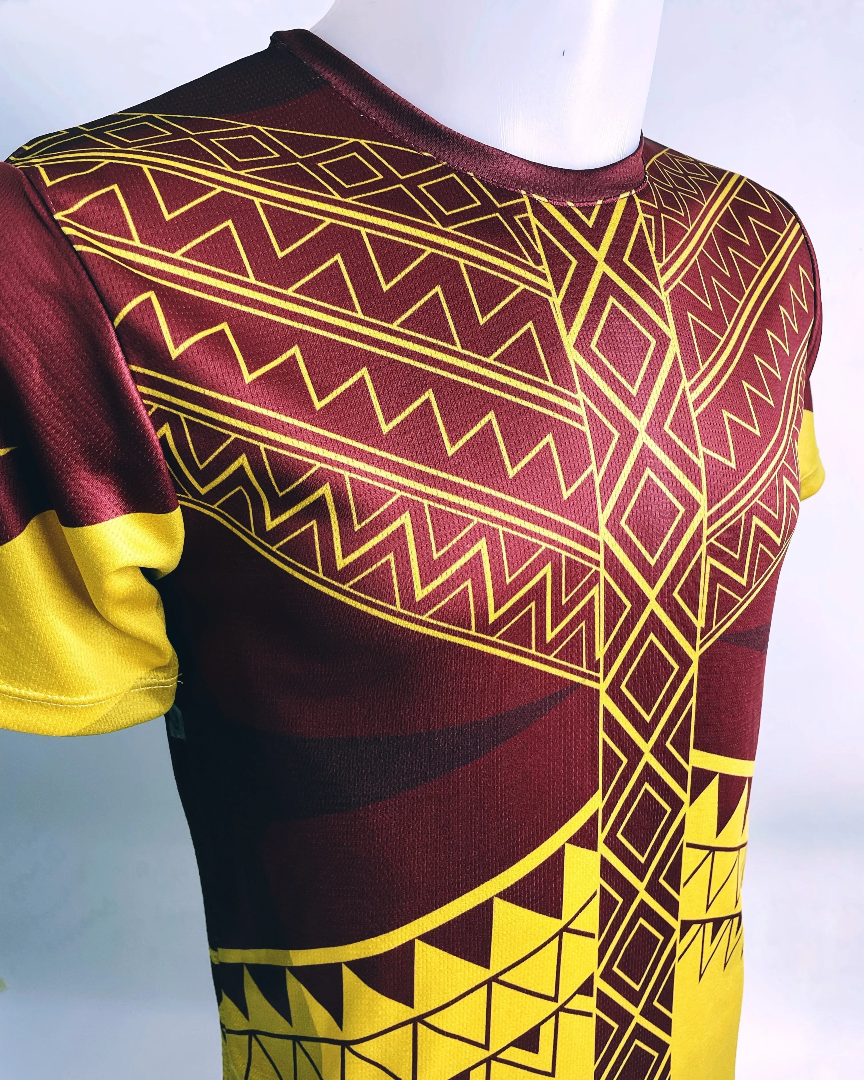 Rajah SS tech shirt (red/yellow)