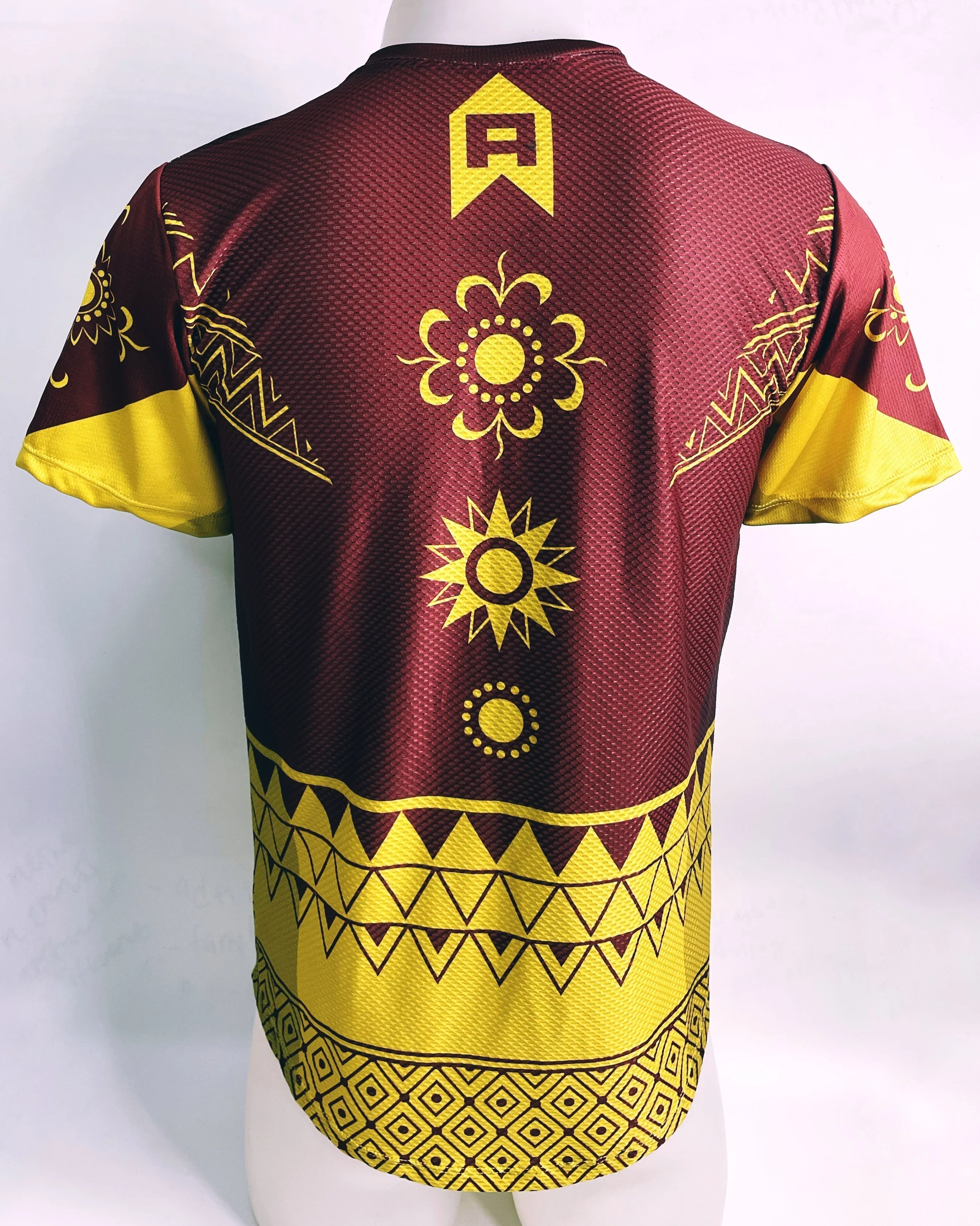 Rajah SS tech shirt (red/yellow)